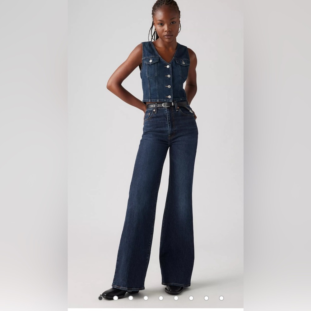 Free People X Levi's Ribcage Bell Jeans. NWT
